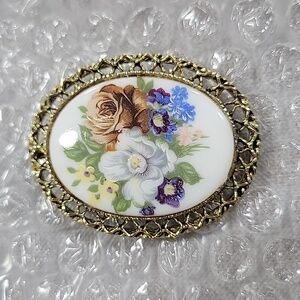 Vintage Victorian Style Floral Cameo Brooch with Gold Trim